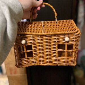 Rattan house clutch